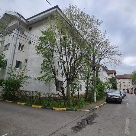 Vs Central Apartment โอโตเปนี ภายนอก รูปภาพ