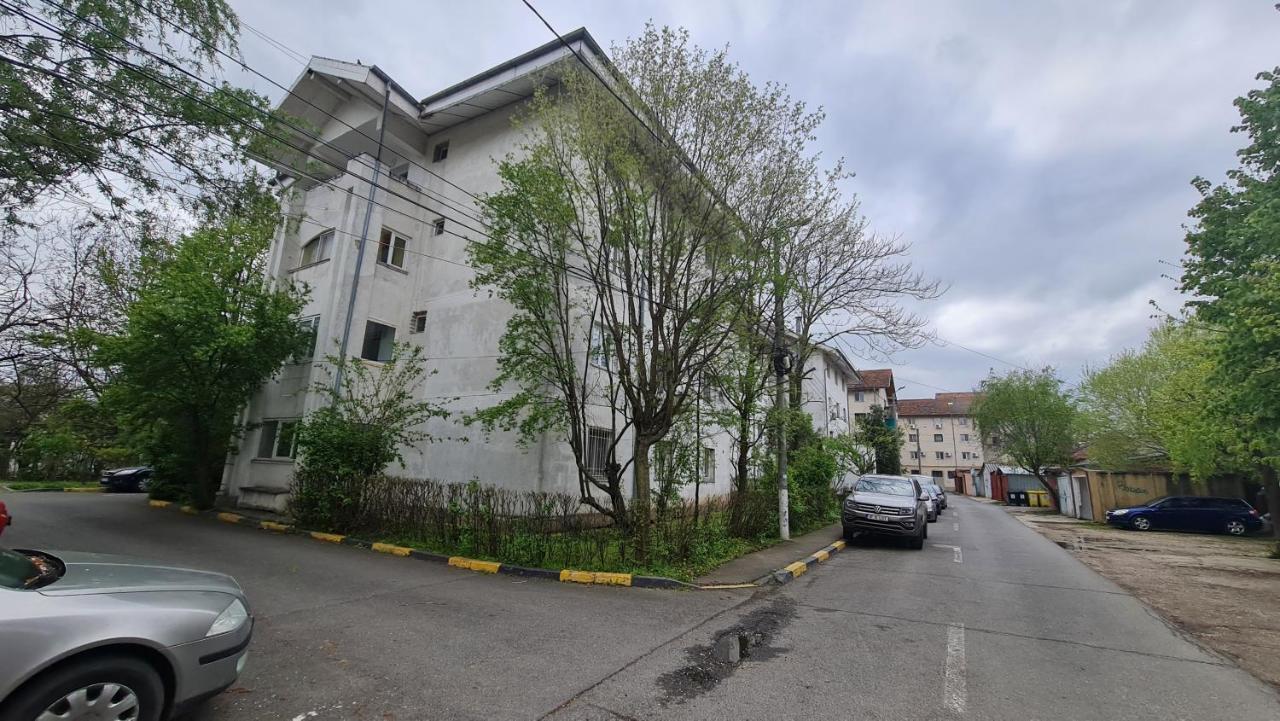 Vs Central Apartment โอโตเปนี ภายนอก รูปภาพ