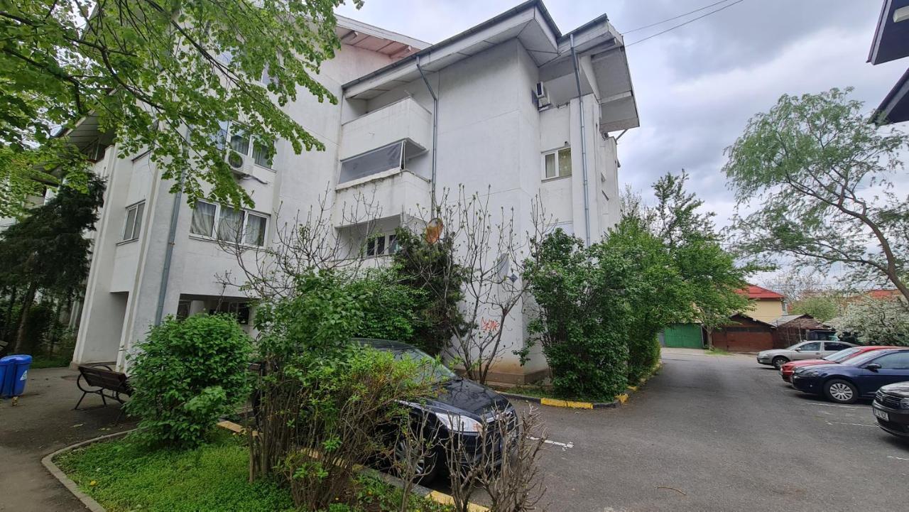 Vs Central Apartment โอโตเปนี ภายนอก รูปภาพ