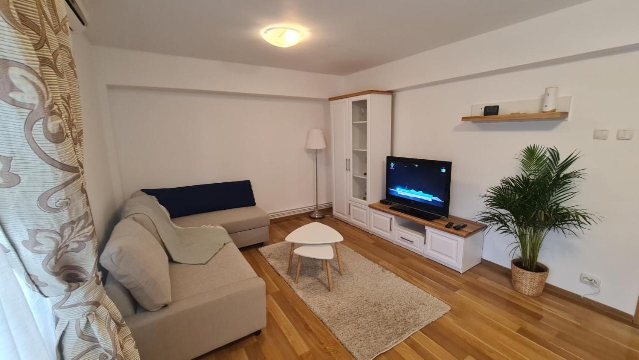 Vs Central Apartment โอโตเปนี ภายนอก รูปภาพ